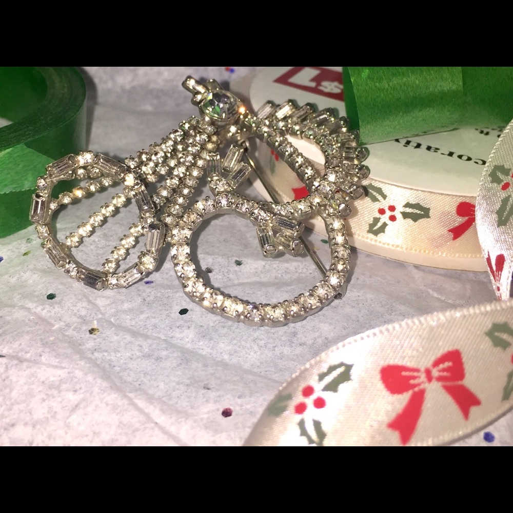 Vintage trumpet rhinestone brooch, sparkles! EUC - Picture 11 of 16
